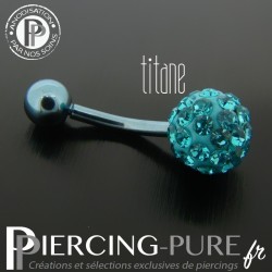 Piercing Nombril Titane bleu clair et boule de Cristaux bleu clairs
