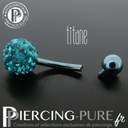 Piercing Nombril Titane bleu clair et boule de Cristaux bleu clairs