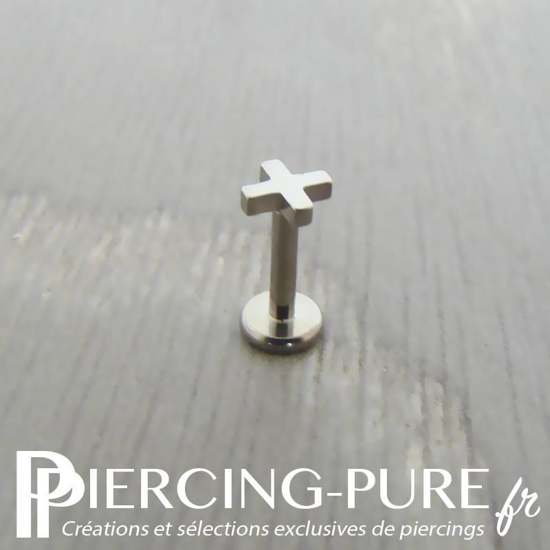 Piercing titane croix